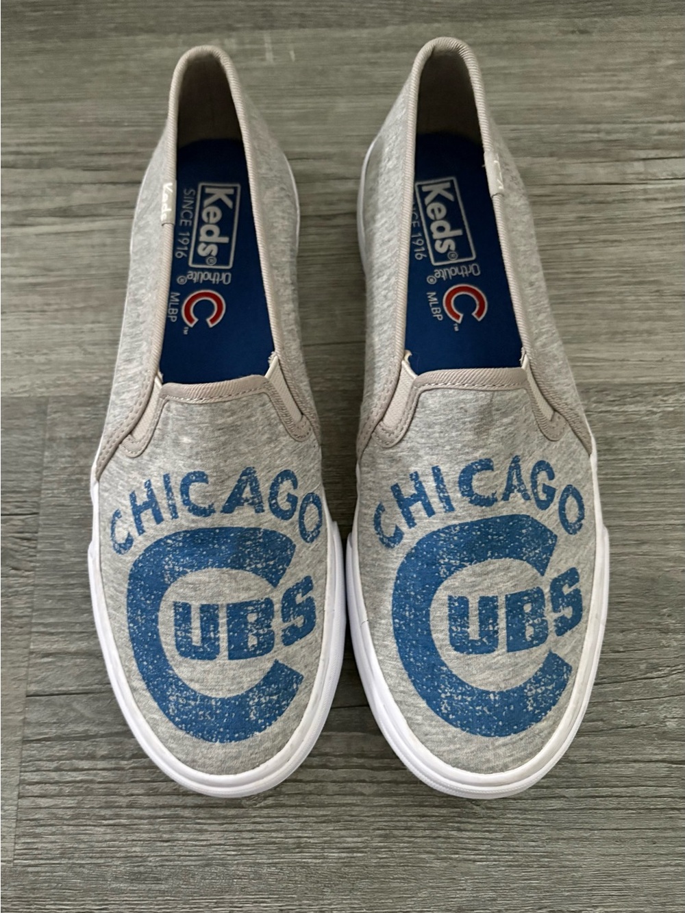 Keds Chicago Cubs Gray Slip-On Sneakers. Women size 8